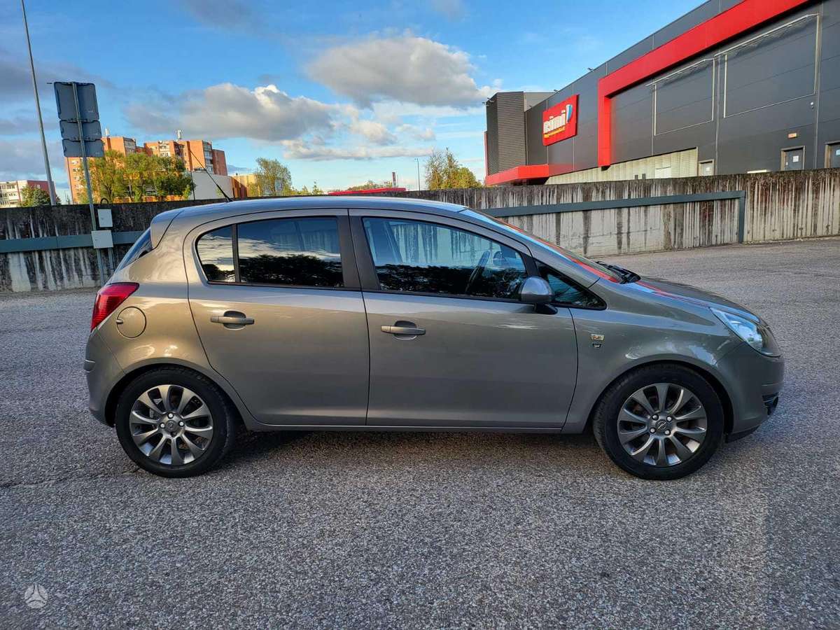 Opel Corsa, 1.2 l., Хэтчбек