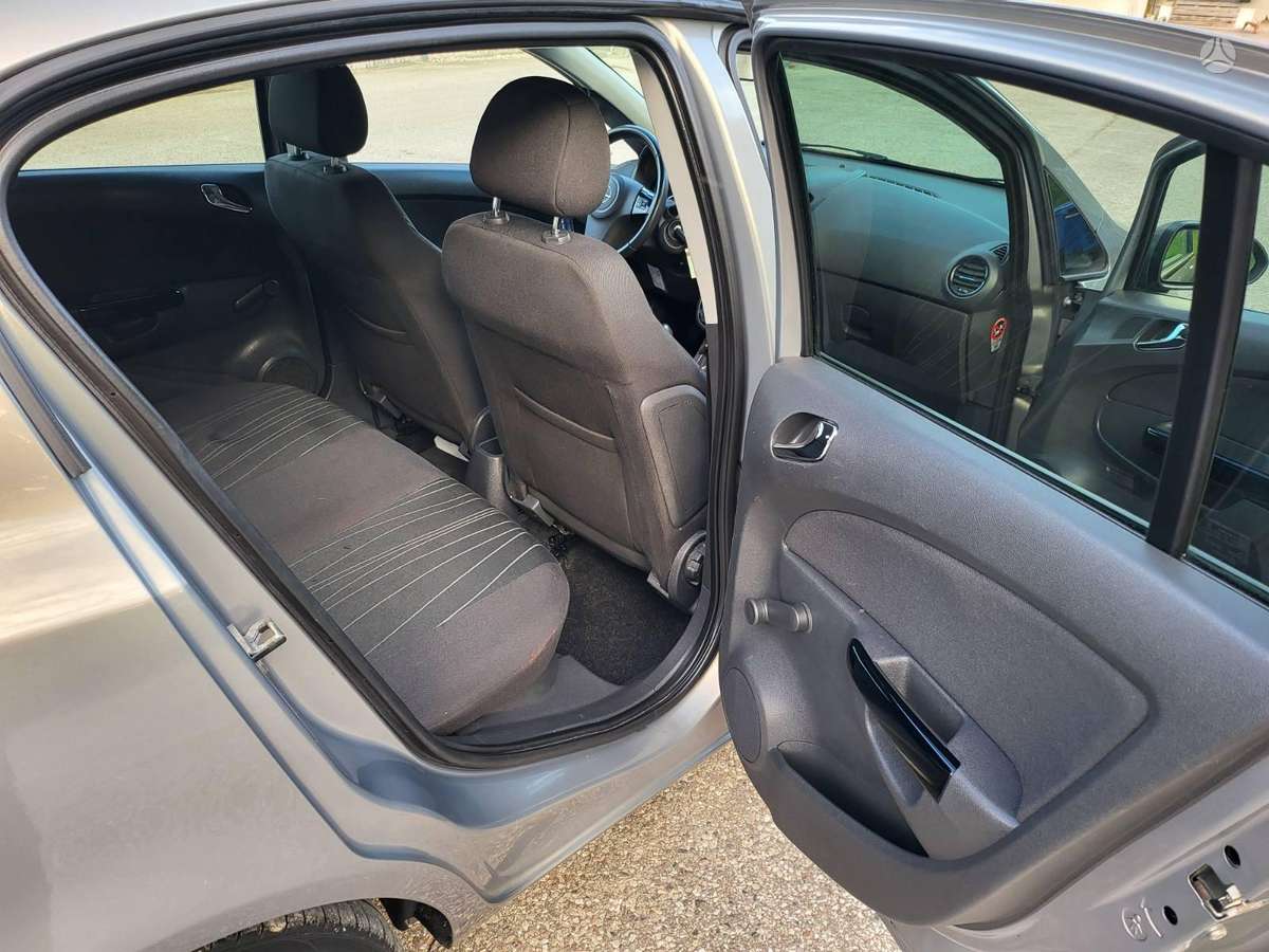 Opel Corsa, 1.2 l., Хэтчбек