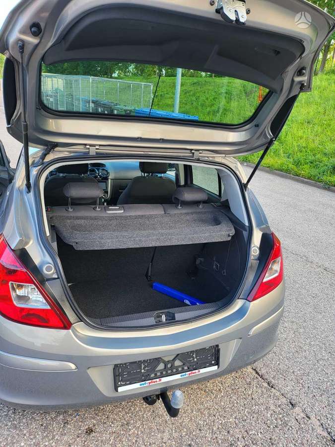 Opel Corsa, 1.2 l., Хэтчбек