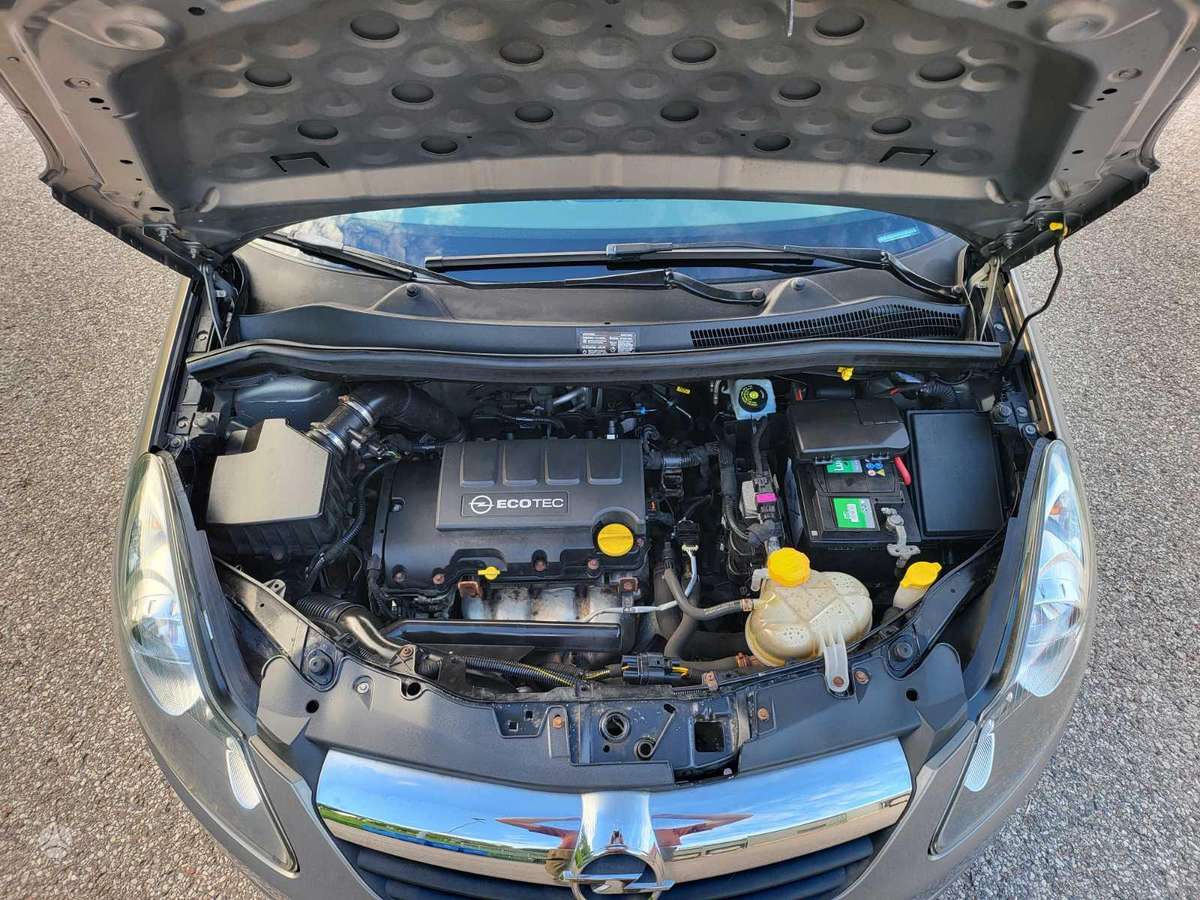 Opel Corsa, 1.2 l., Хэтчбек