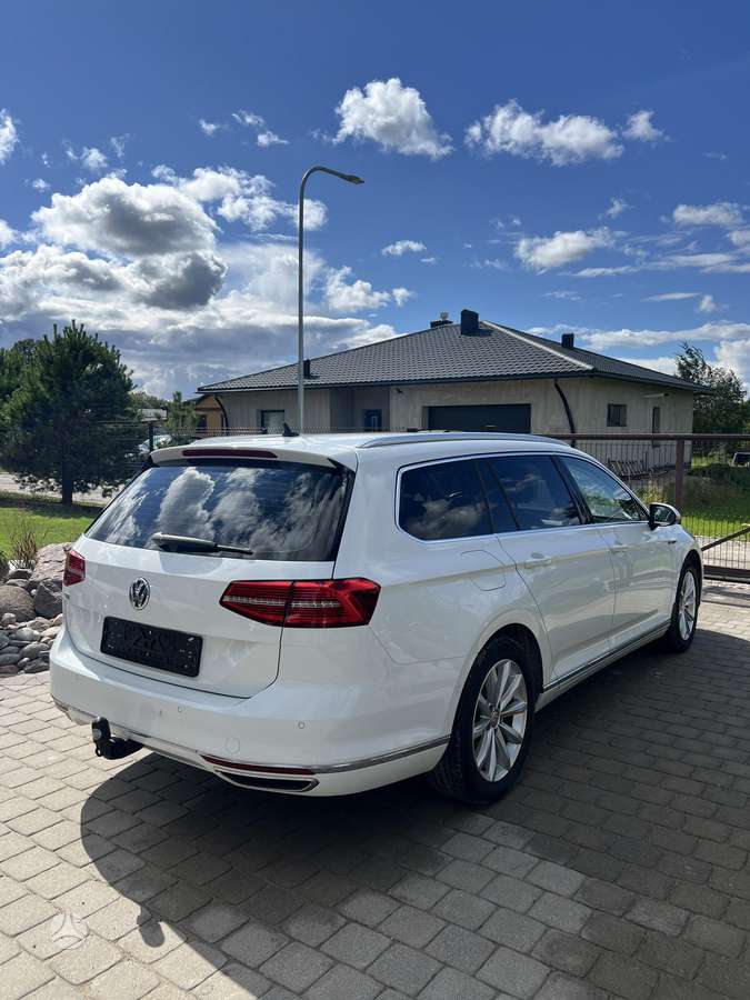 Volkswagen Passat - 4