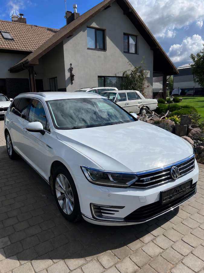 Volkswagen Passat - 2