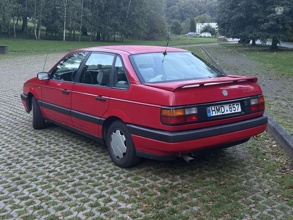 Volkswagen Passat - 4