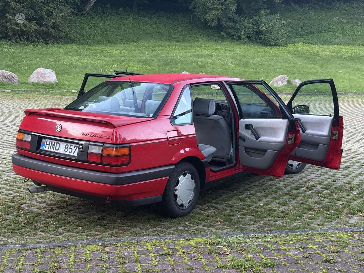 Volkswagen Passat - 12