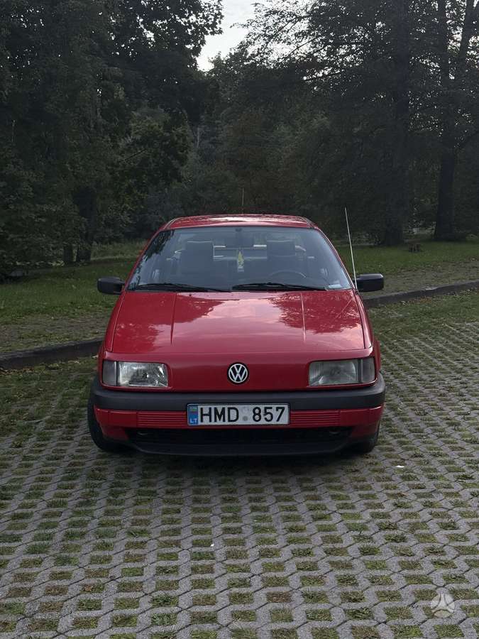 Volkswagen Passat - 8