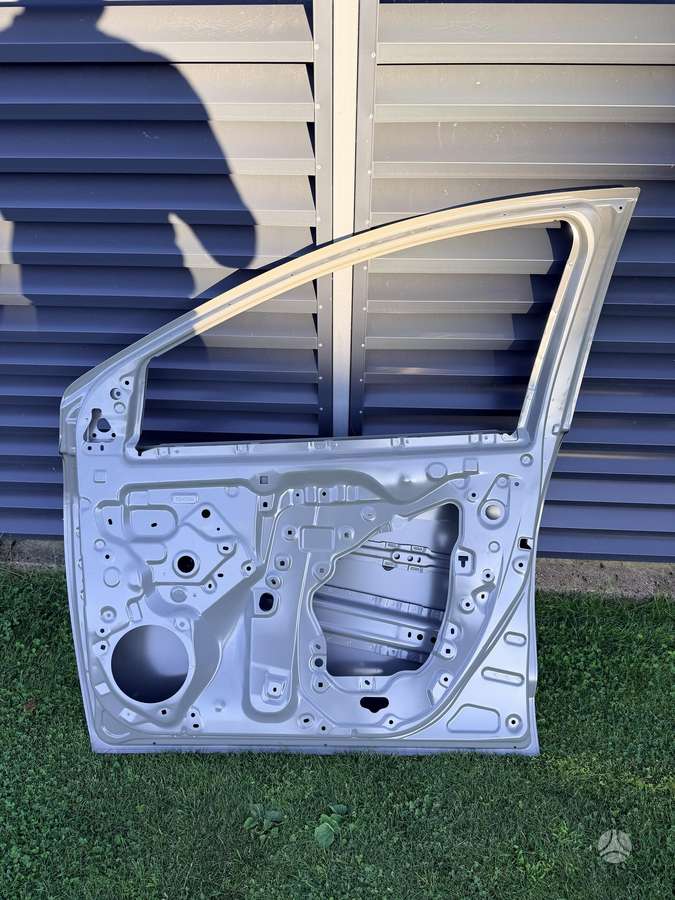 Toyota Yaris Cross doors