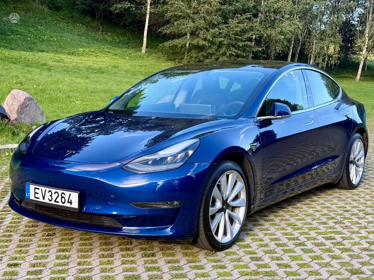 Tesla Model 3 - 1