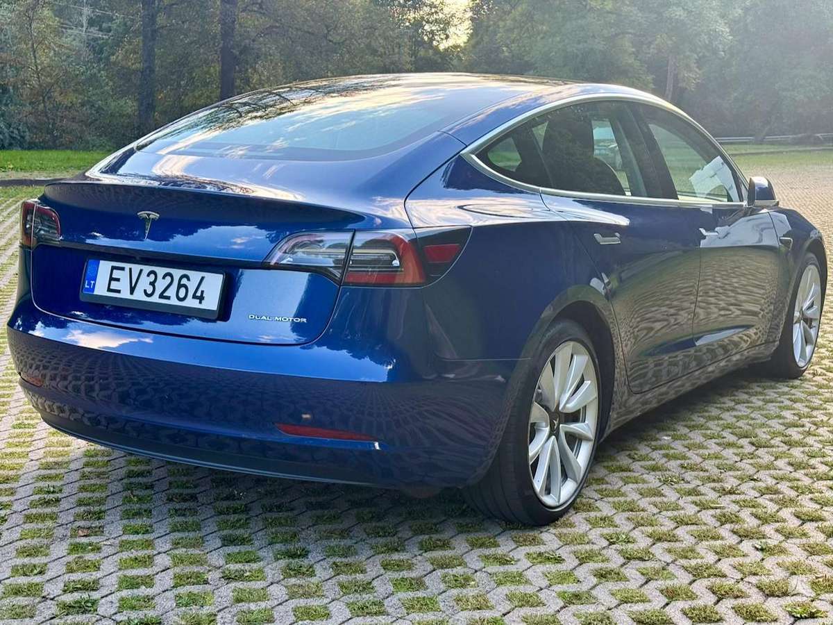 Tesla Model 3 - 2