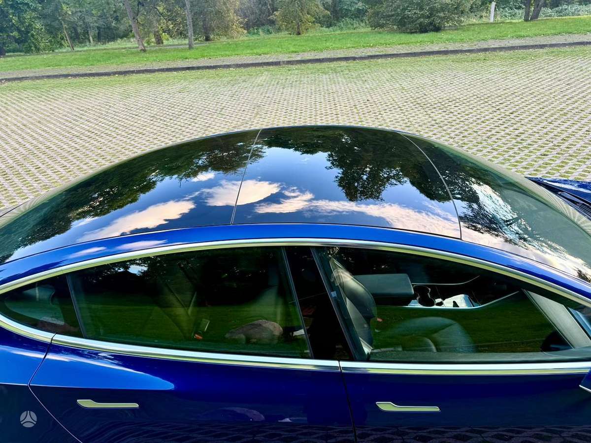 Tesla Model 3 - 7