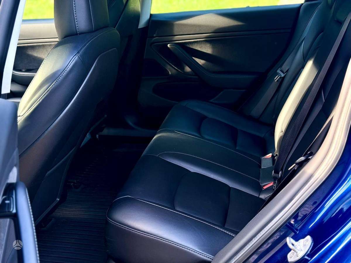 Tesla Model 3 - 12