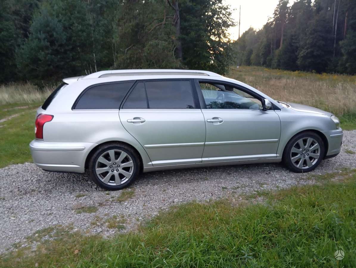 Toyota Avensis - 4