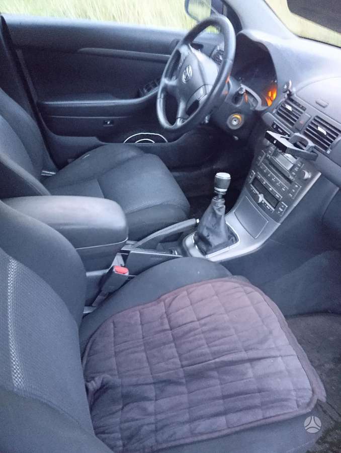 Toyota Avensis - 8