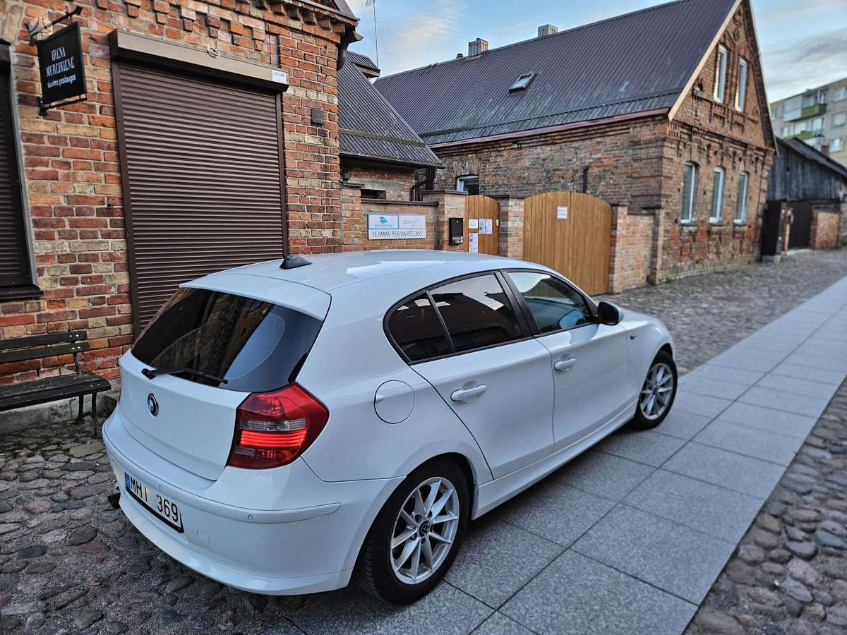 BMW 118, 2.0 l., hatchback