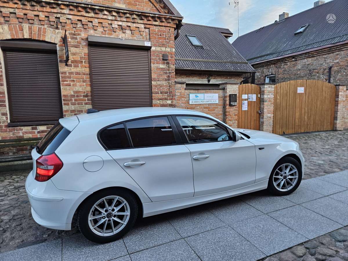 BMW 118, 2.0 l., Хэтчбек