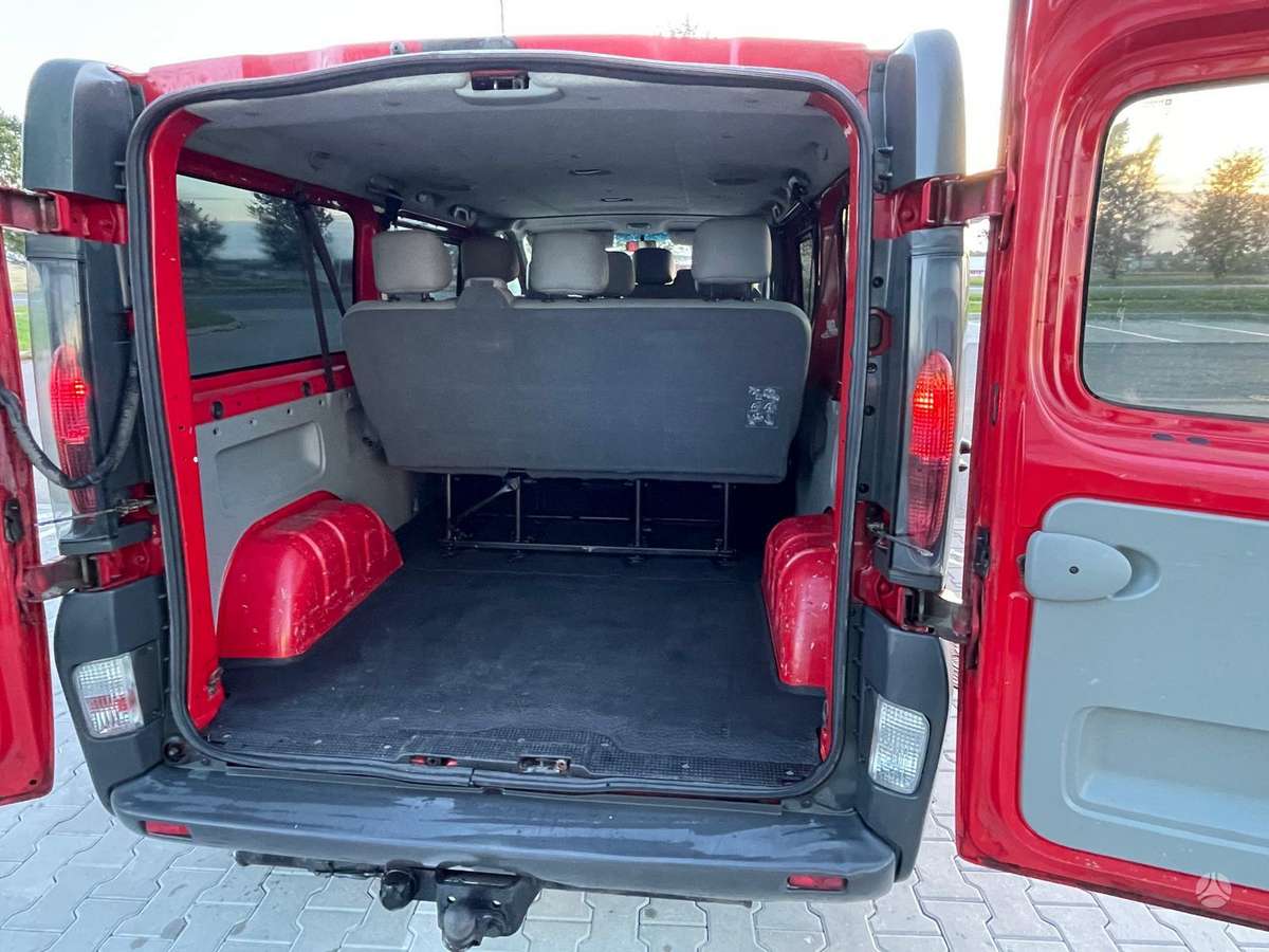 Opel Vivaro, 2.5 l., Минивэн