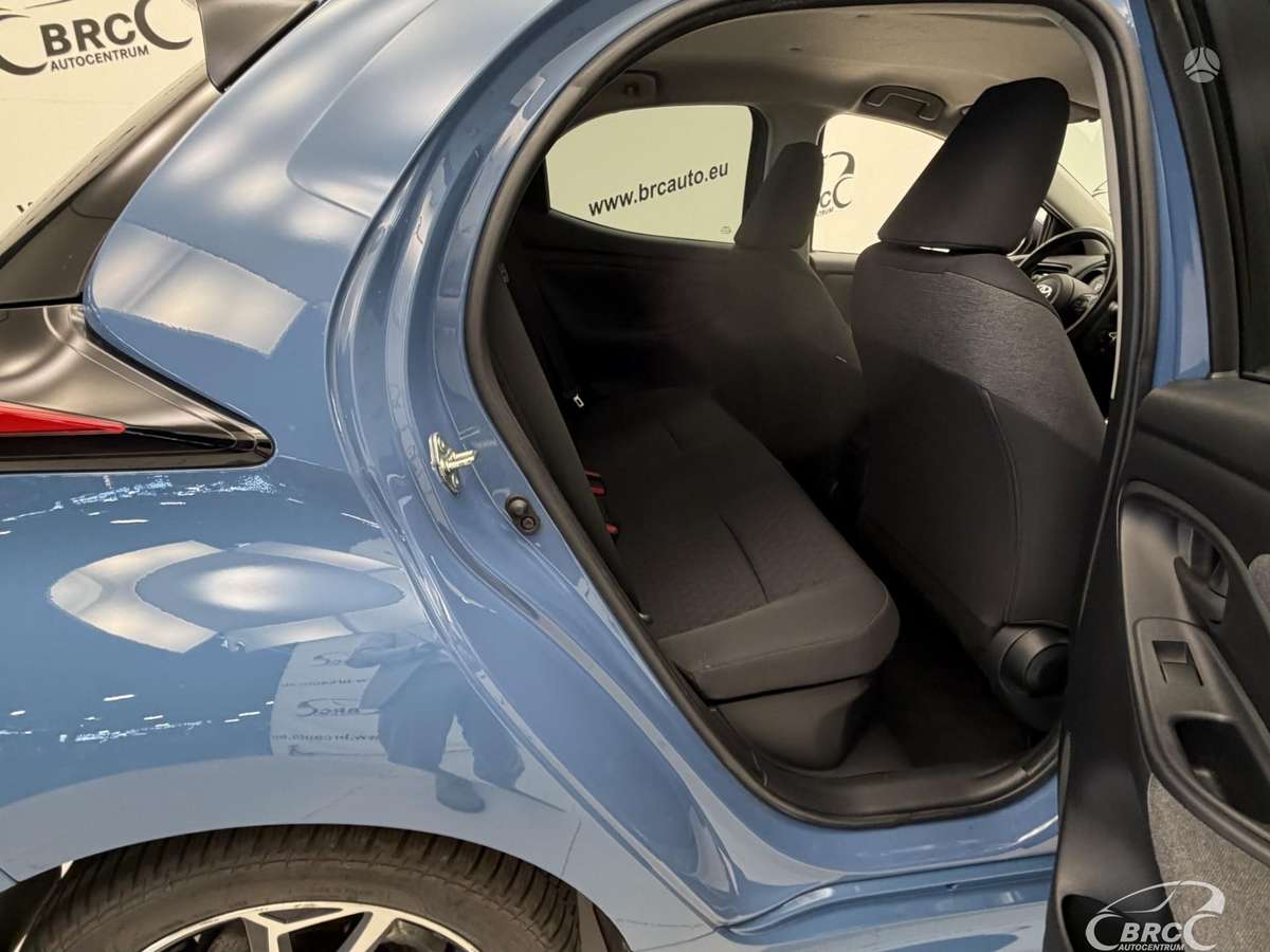 Toyota Yaris - 10