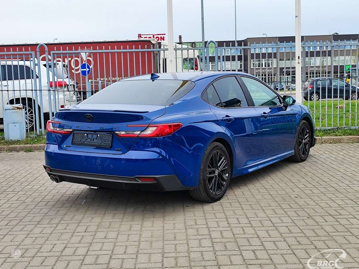 Toyota Camry - 3