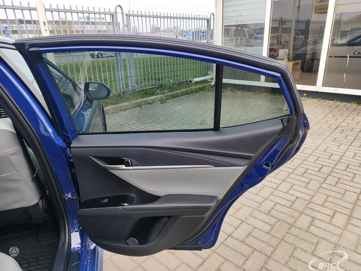 Toyota Camry - 10