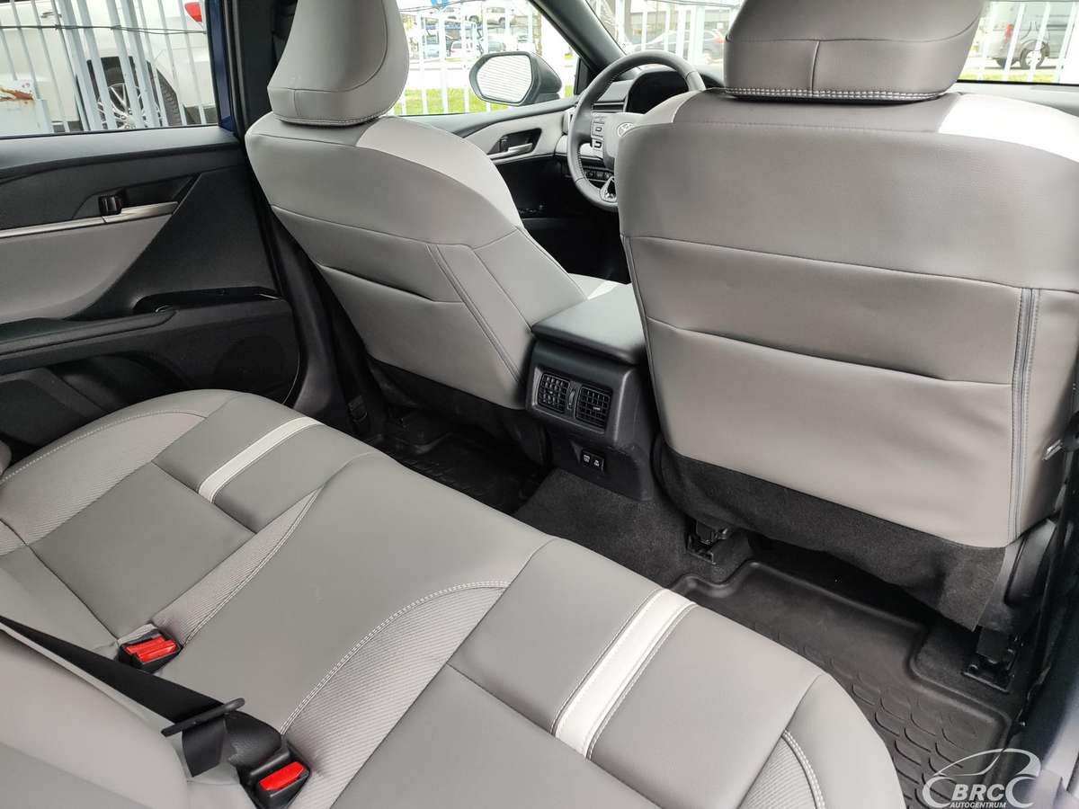Toyota Camry - 12