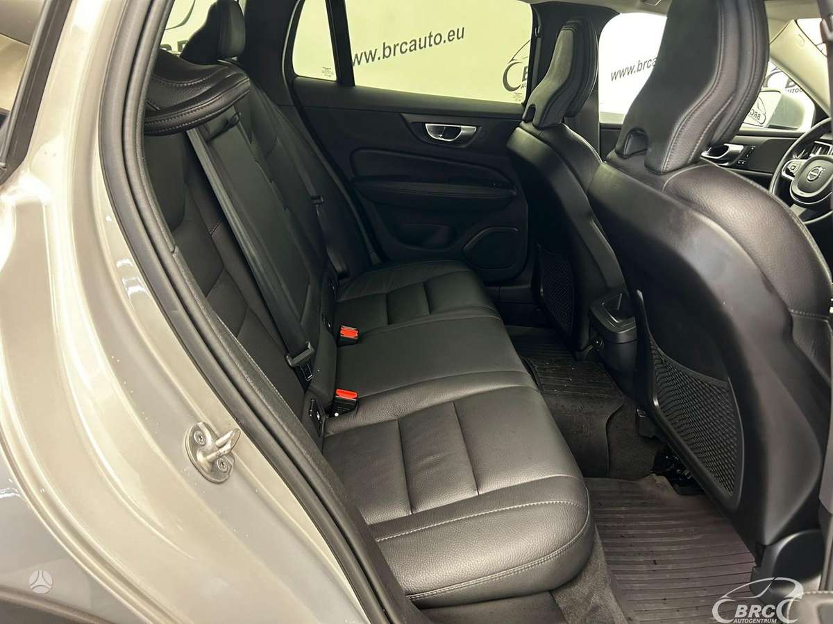 Volvo V60 Cross Country - 10