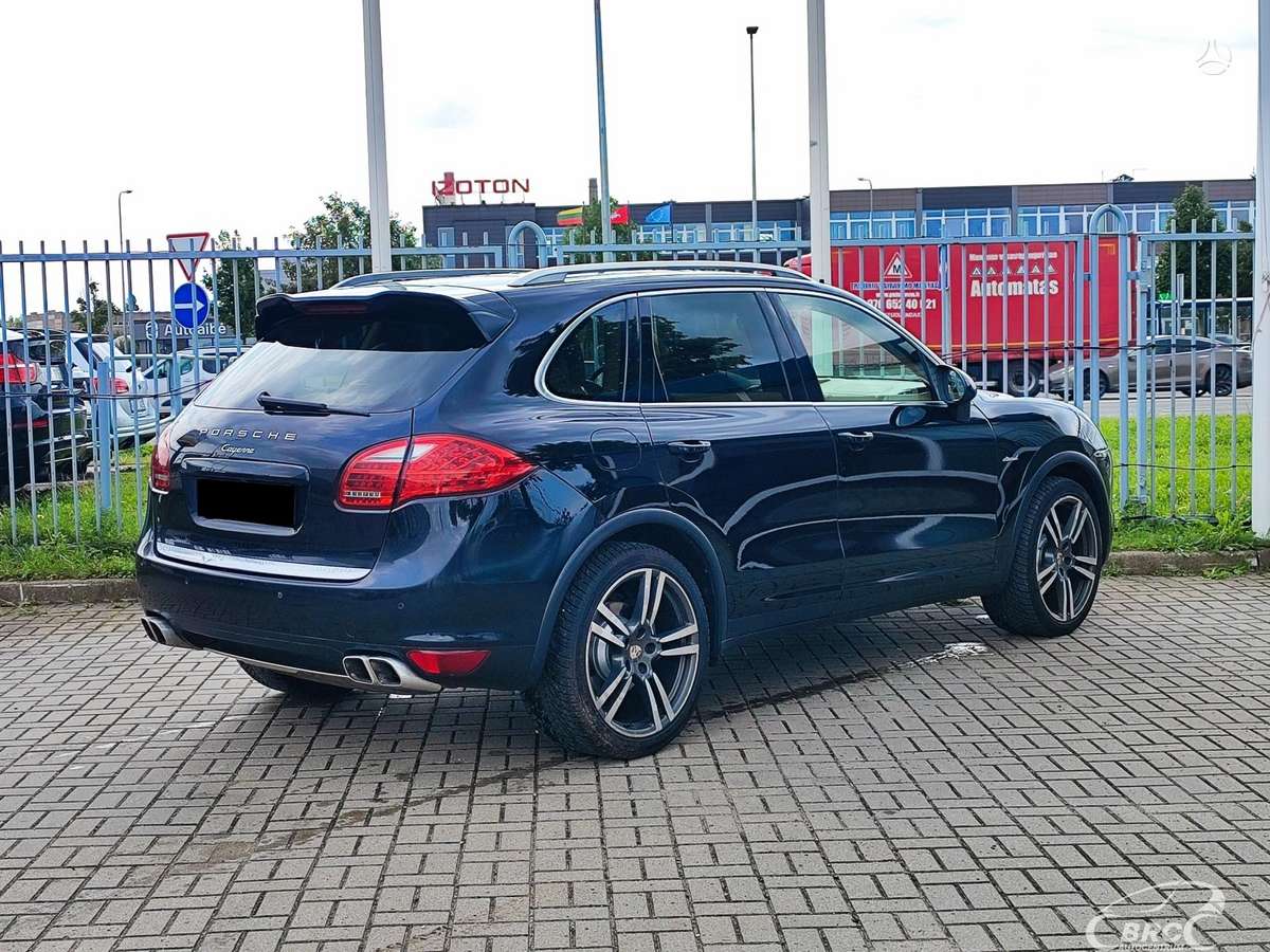 Porsche Cayenne - 3