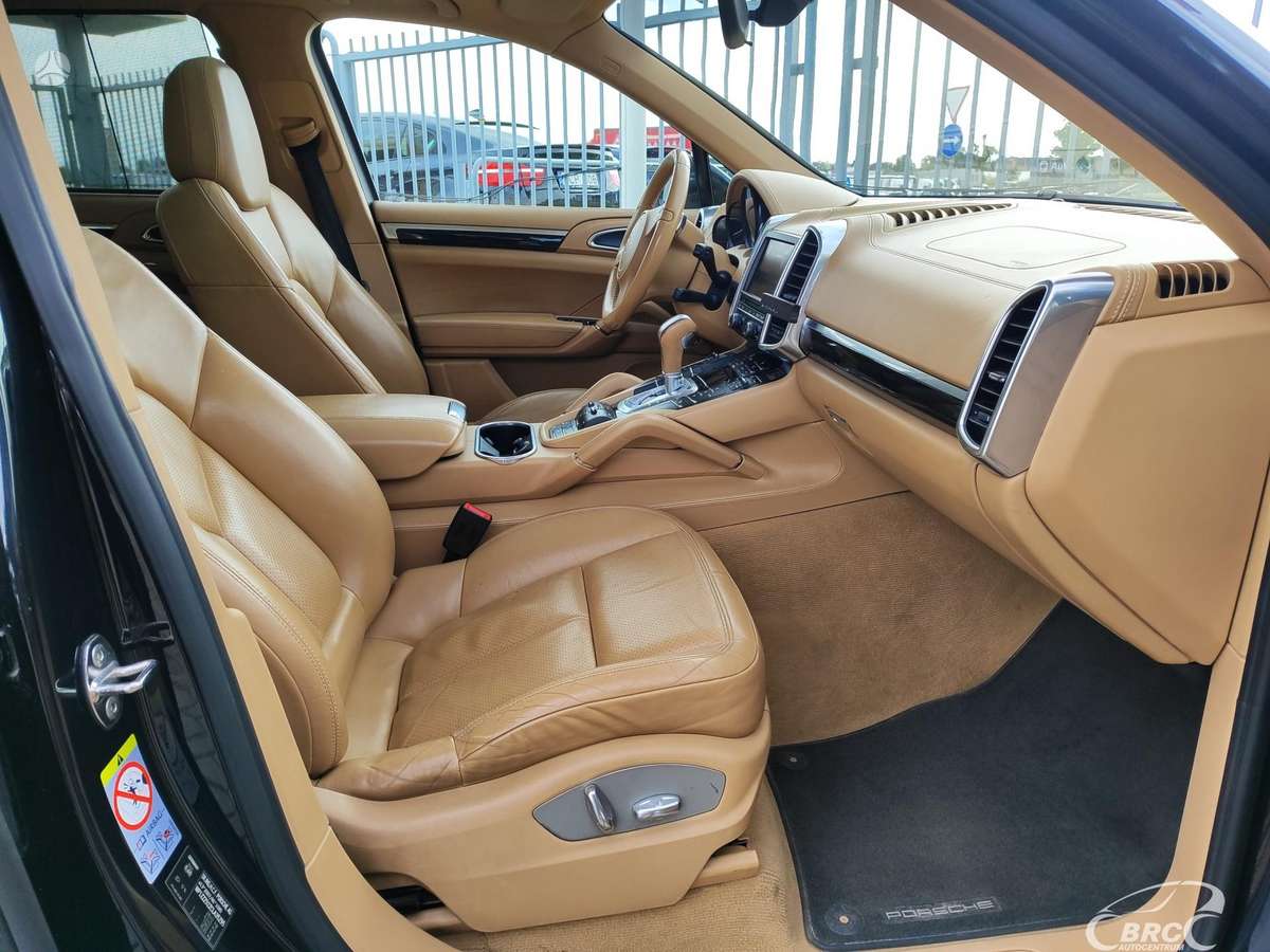 Porsche Cayenne - 8