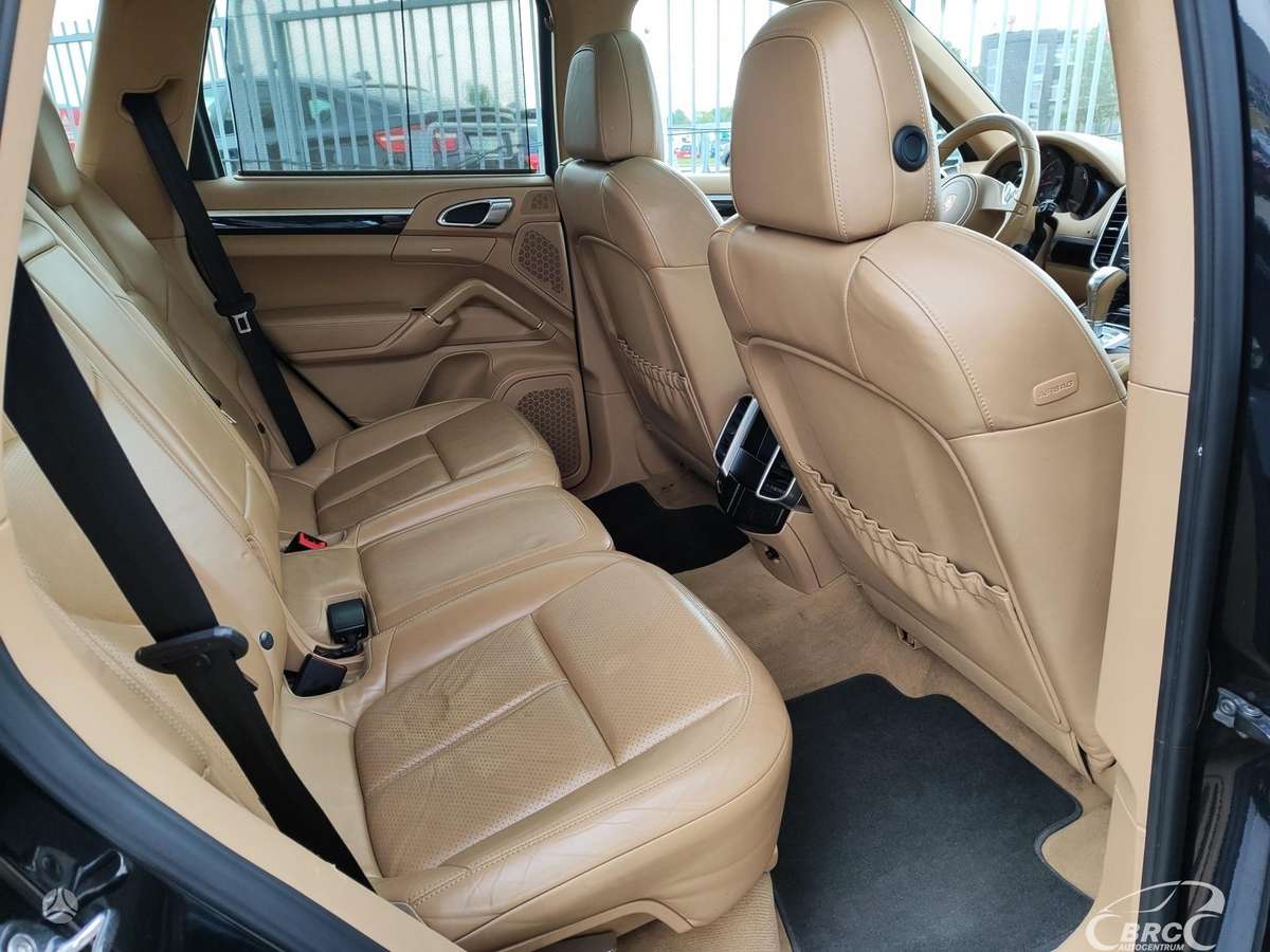 Porsche Cayenne - 11