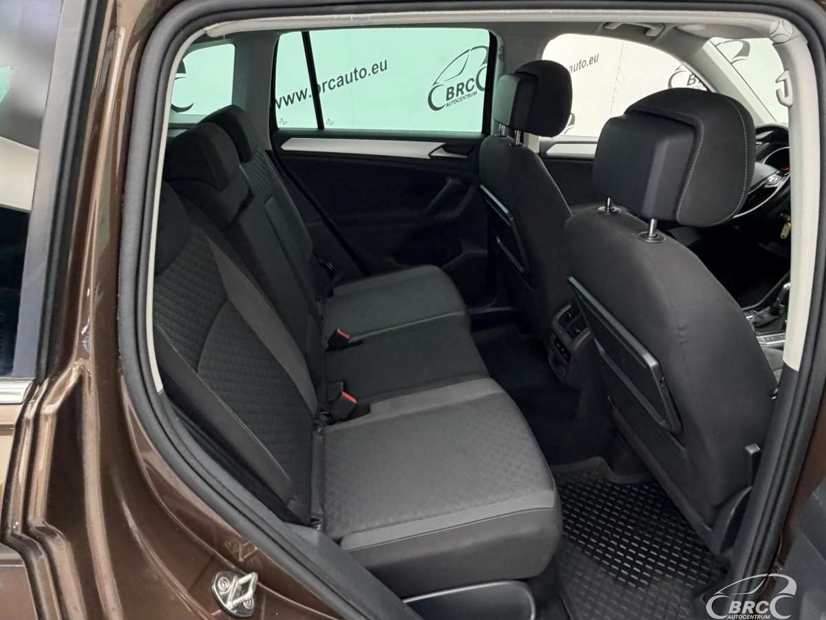 Volkswagen Tiguan - 11