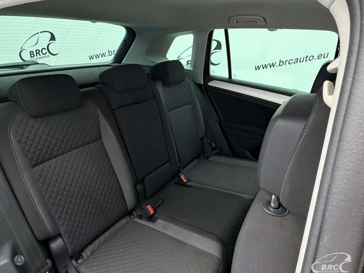 Volkswagen Tiguan - 12