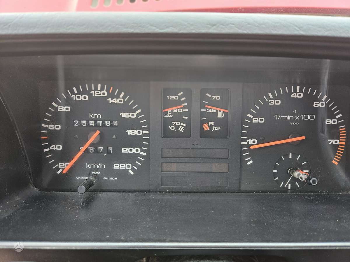 Audi 80, 1.8 l., Седан