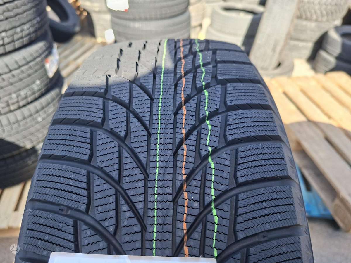 Kumho WI51, winter 215/55 R17