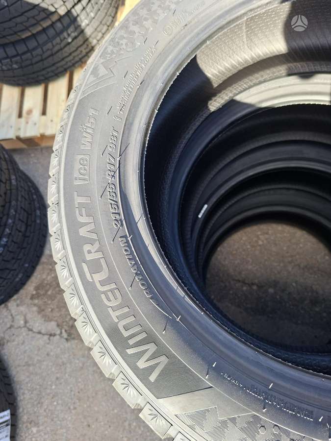 Kumho WI51, winter 215/55 R17