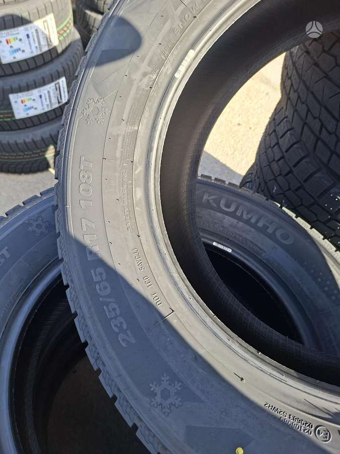 Kumho, žieminės 235/65 R17
