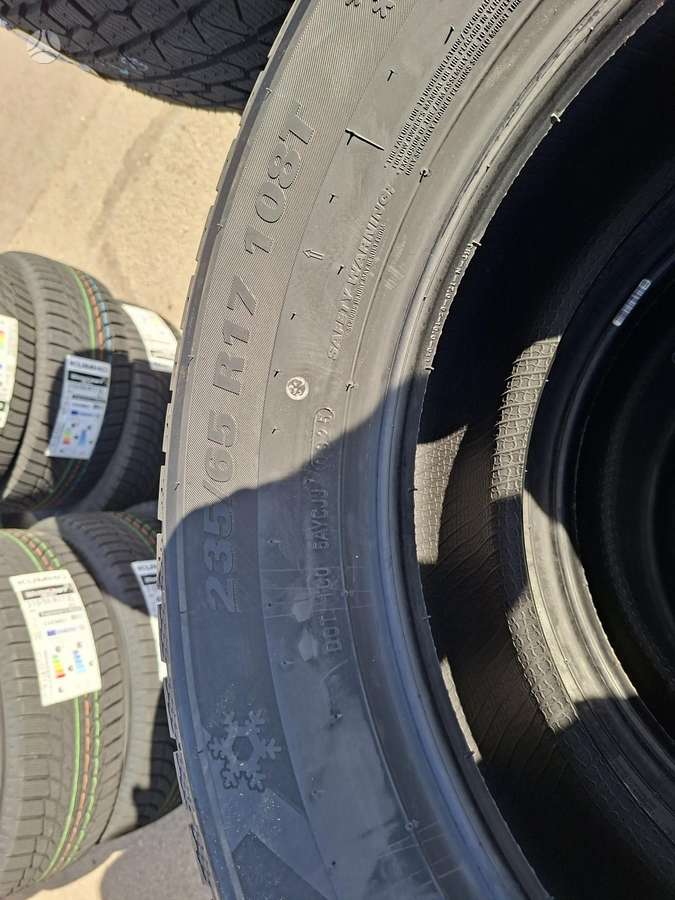 Kumho, žieminės 235/65 R17