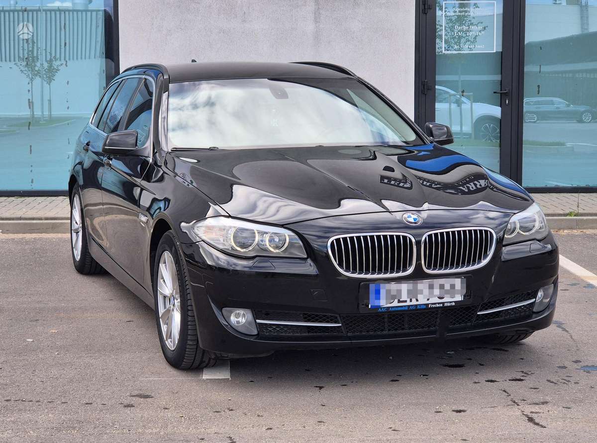 BMW 520, universalas