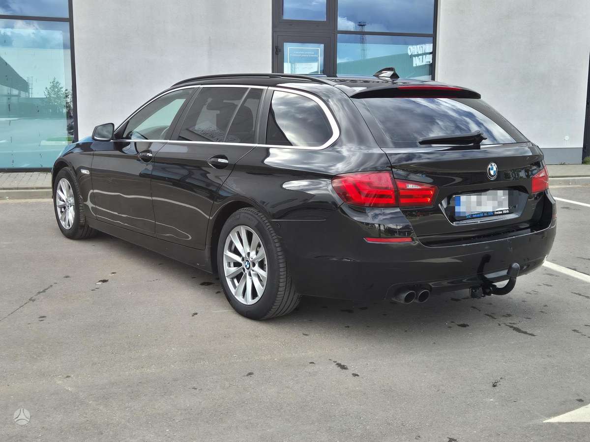 BMW 520, universalas