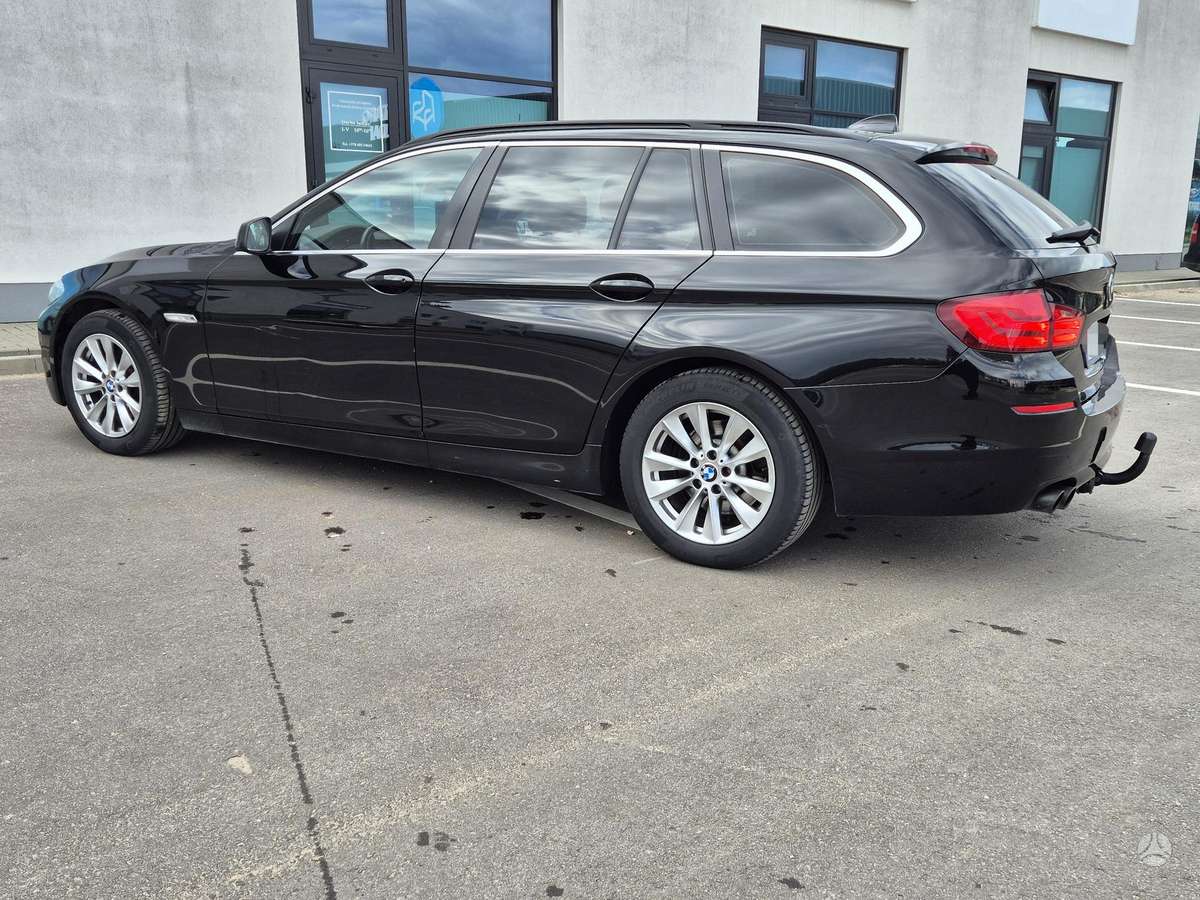 BMW 520, universalas