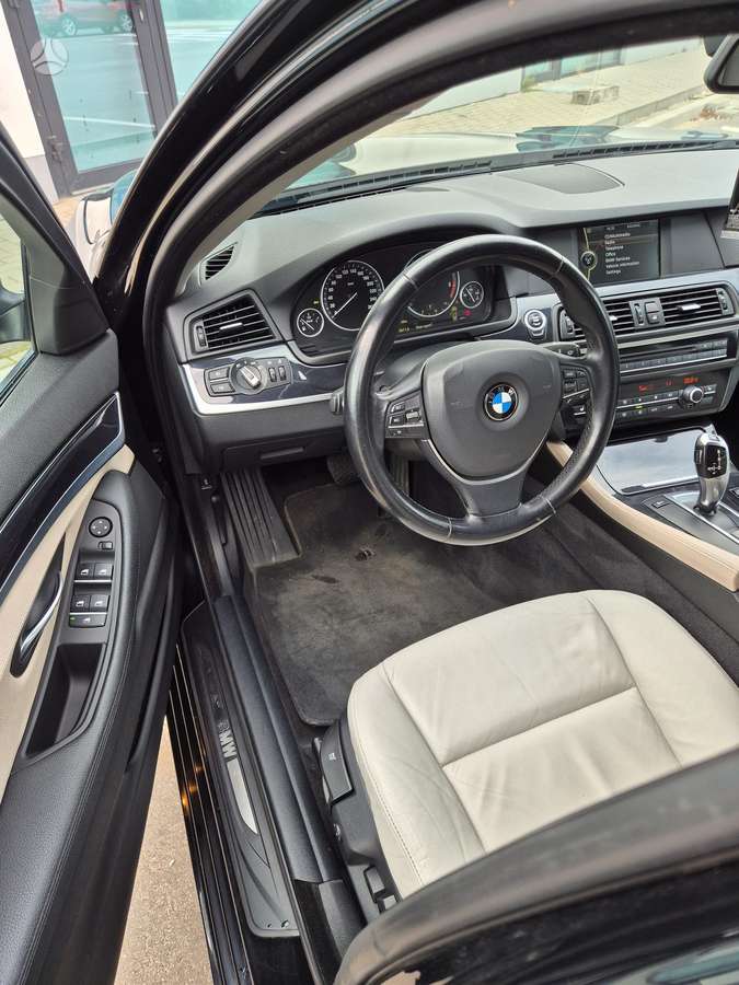 BMW 520, universalas