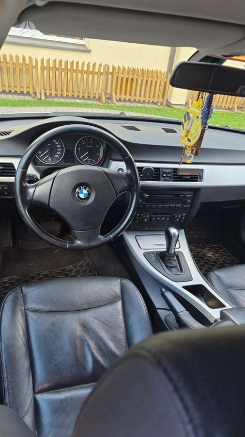 BMW 330, 3.0 l., Седан