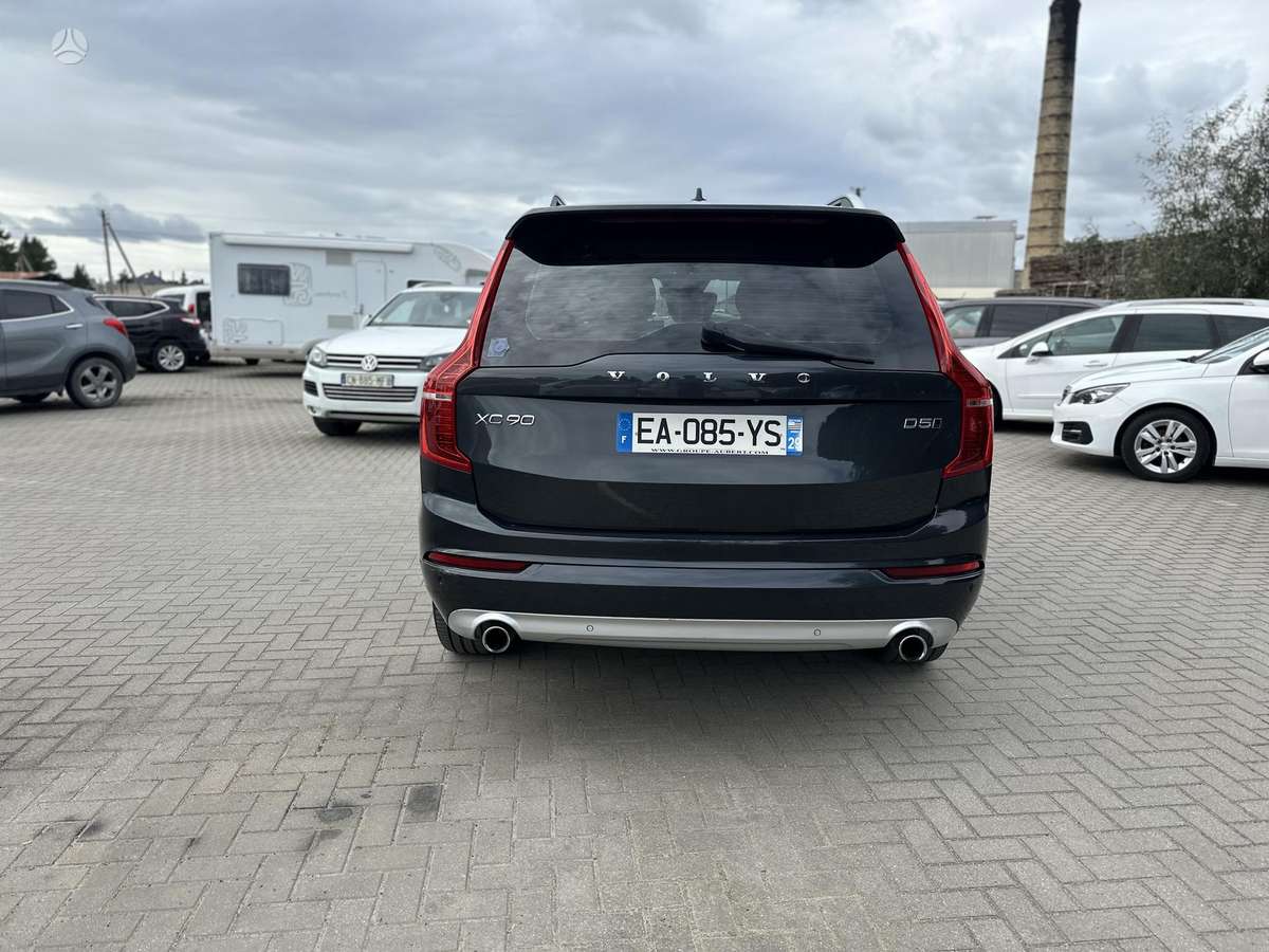 Volvo XC90, 2.0 l., off-road / crossover