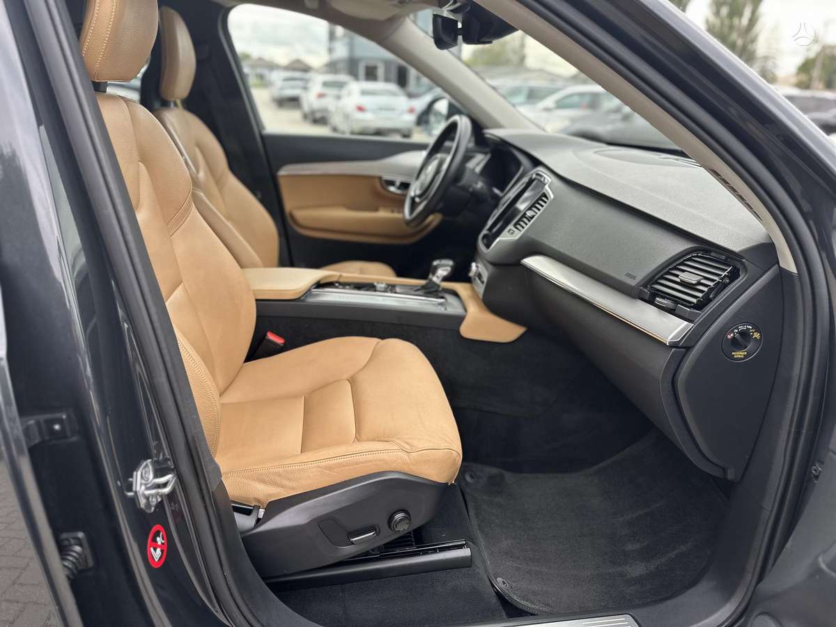 Volvo XC90, 2.0 l., off-road / crossover