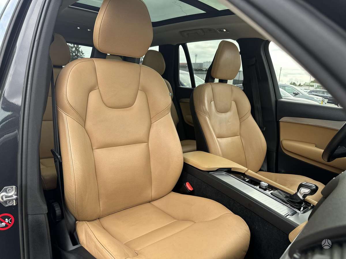 Volvo XC90, 2.0 l., off-road / crossover