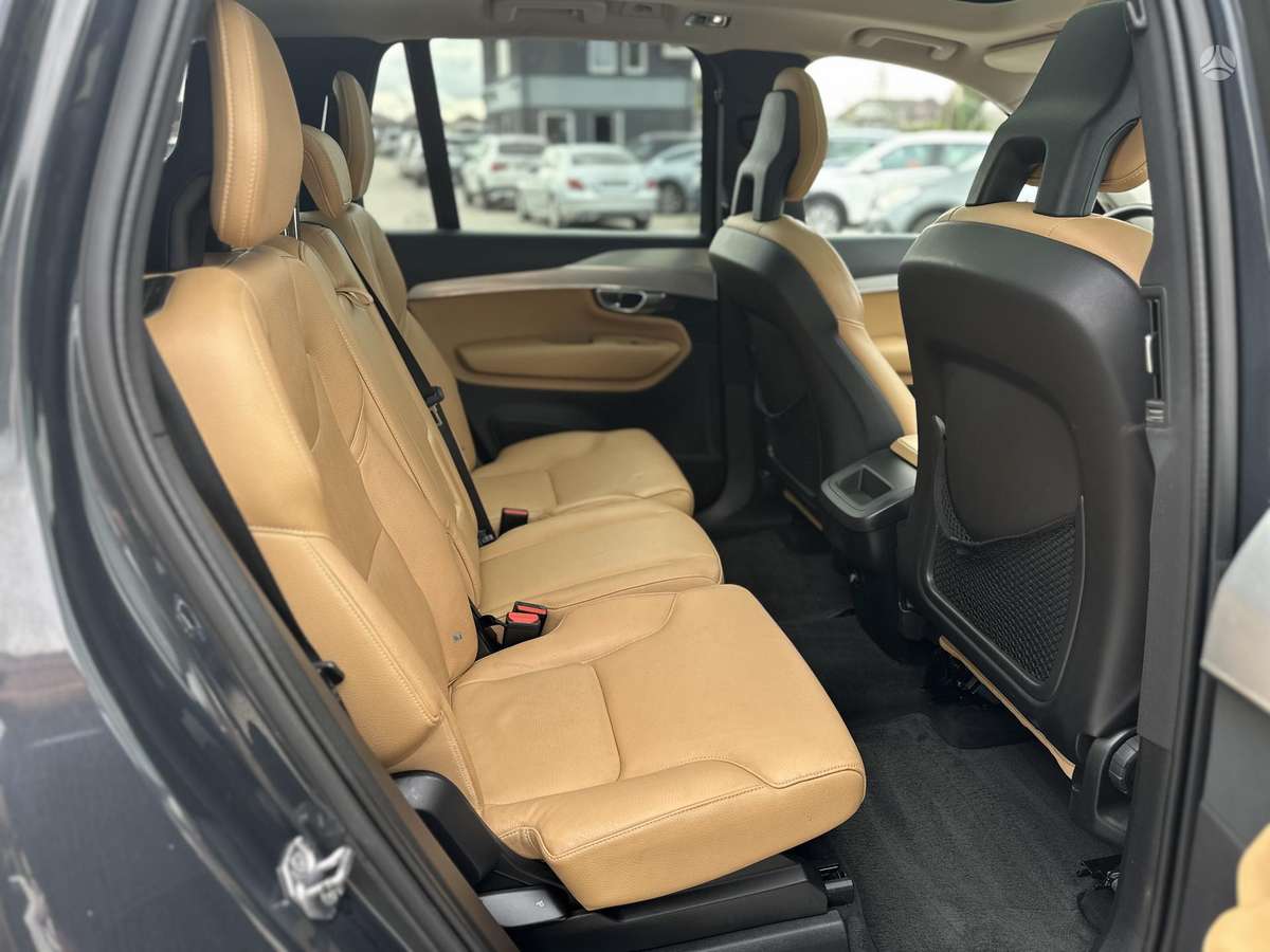 Volvo XC90, 2.0 l., off-road / crossover