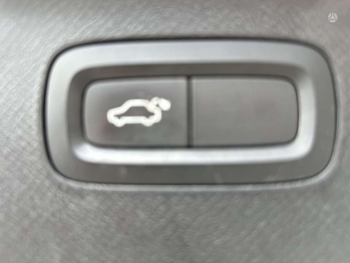 Volvo XC90, 2.0 l., off-road / crossover
