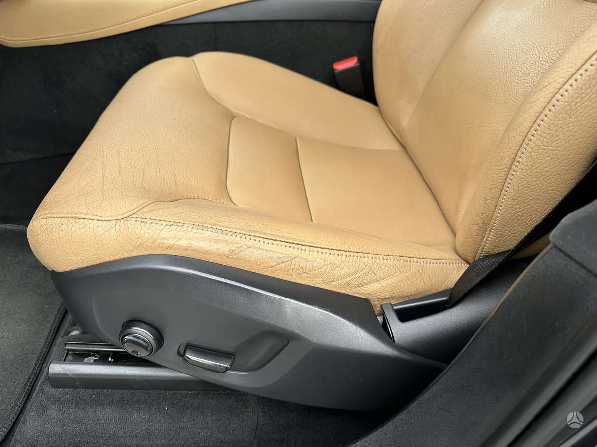 Volvo XC90, 2.0 l., off-road / crossover