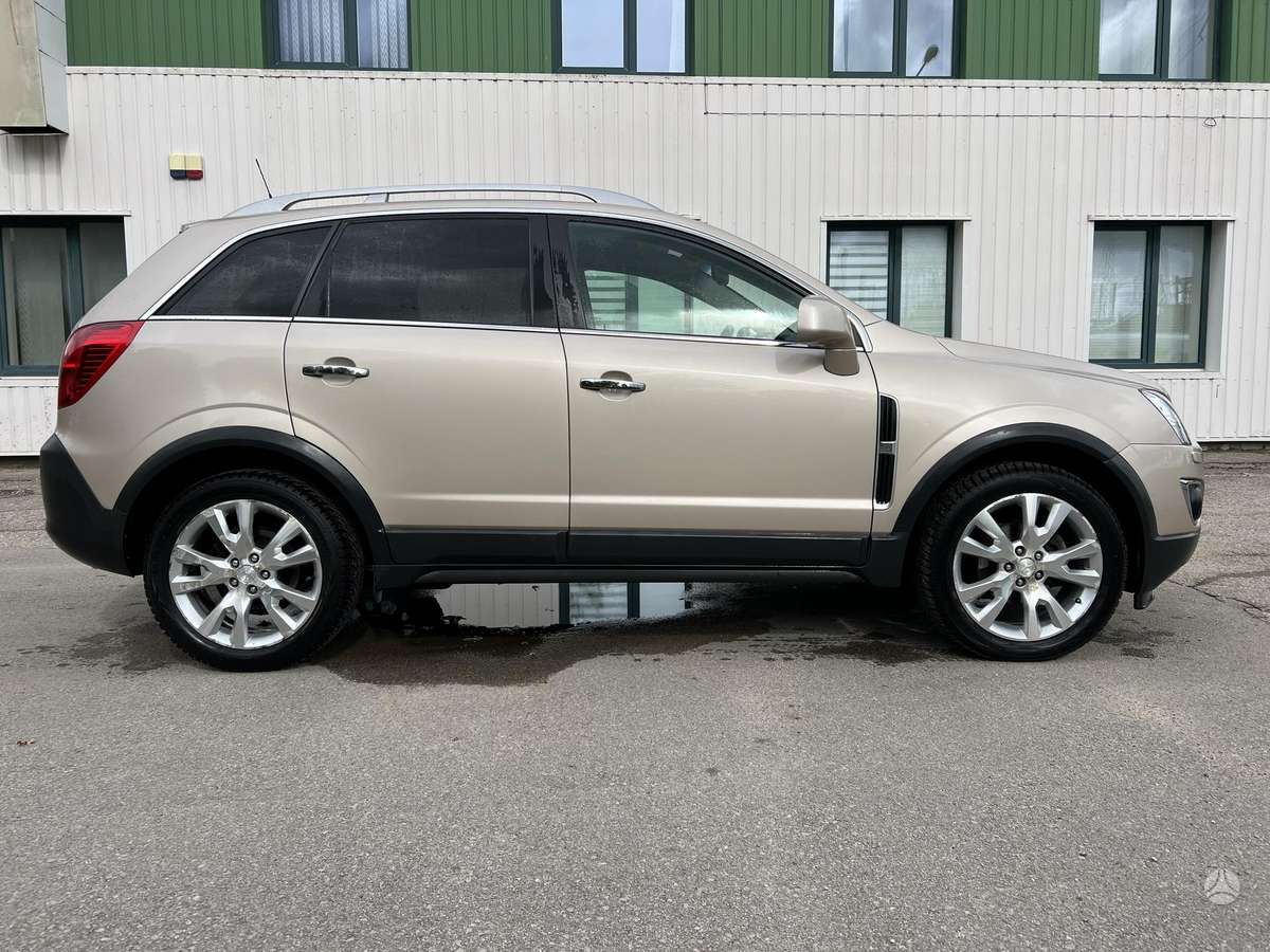 Opel Antara, 2.2 l., off-road / crossover