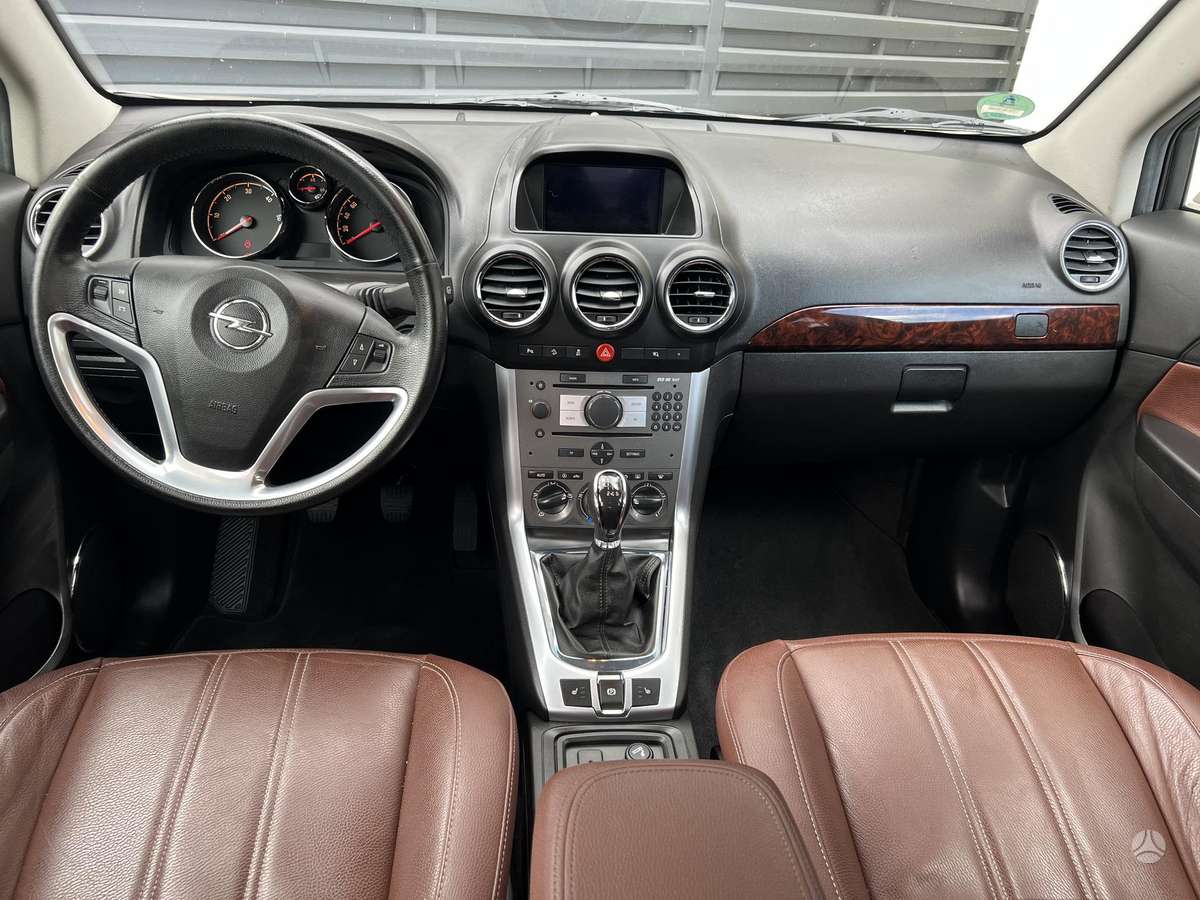 Opel Antara, 2.2 l., off-road / crossover