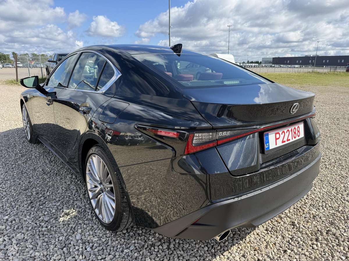 Lexus IS 300, 3.0 l., Седан
