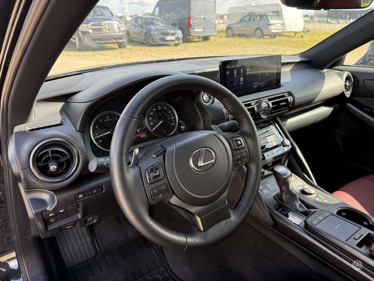 Lexus IS 300, 3.0 l., Седан
