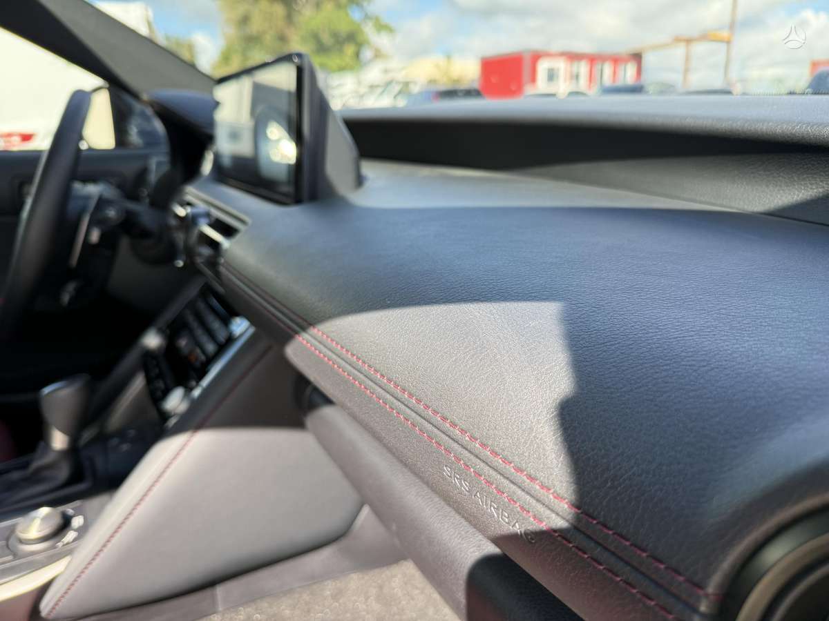 Lexus IS 300, 3.0 l., Седан